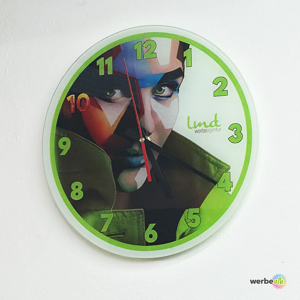 Wanduhr aus Glas